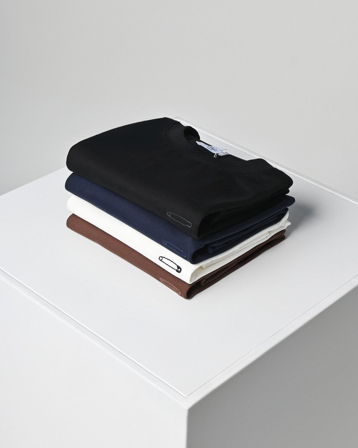 BASIC T-SHIRT