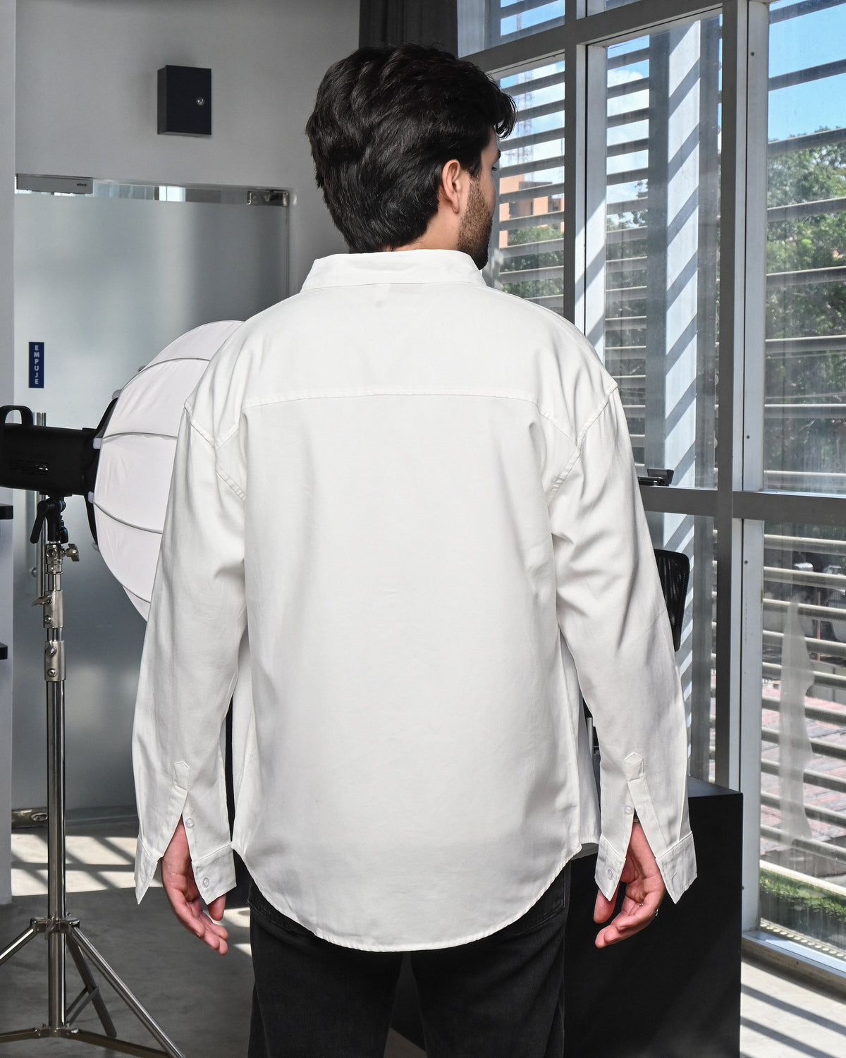 WHITE OVERSHIRT
